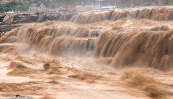 泾渭分明发生在哪里 泾渭分明发生在哪里的奇观景象