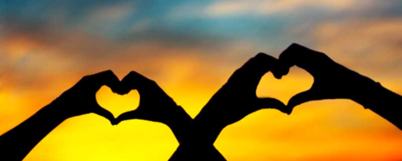 怦怦直跳与砰砰直跳的区别 怦怦直跳与砰砰直跳哪个对