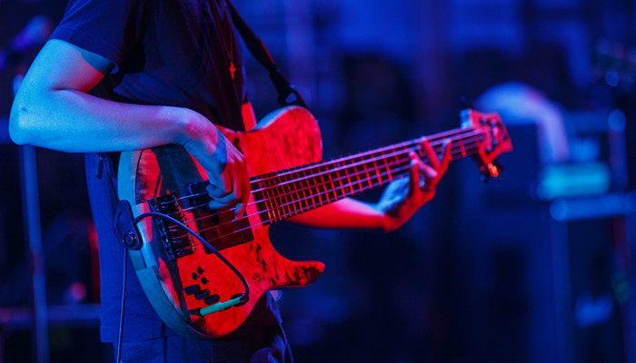 背极式电容麦克风是什么意思 驻极体电容式麦克风