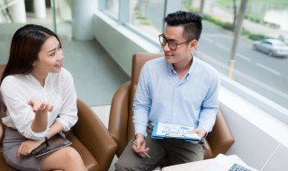 一句话介绍自己简介（一句话介绍自己简介怎么写）