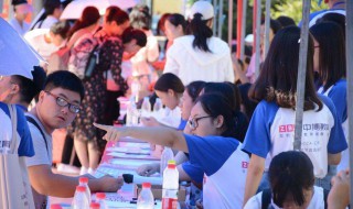 大学新生报道需要带的东西 大学新生报道需要带的东西有哪些