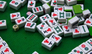 梦见打麻将（梦见打麻将是什么意思）