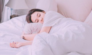 睡觉的正确方向（睡觉的正确方向应该头朝哪脚朝哪）