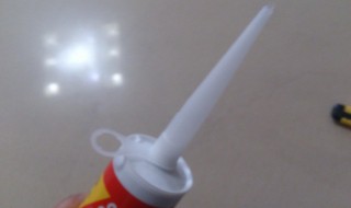玻璃胶味道怎么快速去除方法 玻璃胶味道怎么快速去除方法视频