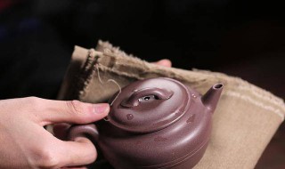 如何清洗紫砂壶（如何清洗紫砂壶里的污垢）