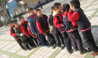 传话游戏简短拗口句子 传话游戏简短拗口句子幼儿