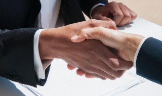 握手的礼仪谁先伸手 握手的礼仪谁先伸手给谁看