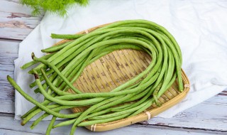 豆角可以隔夜吃吗（炒熟的豆角可以隔夜吃吗）