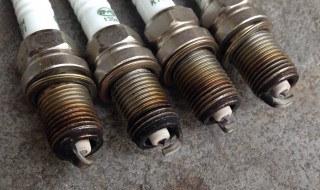 如何清洗火花塞（如何清洗火花塞表面的碳化）