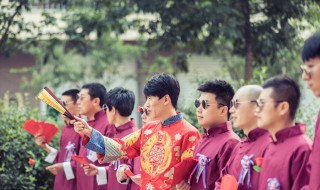 哥哥结婚弟弟弹什么歌比较好（哥哥结婚弟弟唱什么歌好）