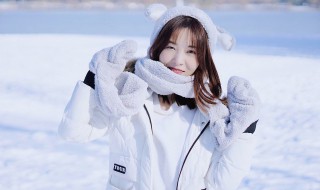 白色羽绒服怎么存放（白色羽绒服怎么存放不变黄）