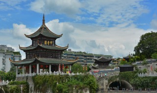甲秀楼的来历（甲秀楼的来历是什么）