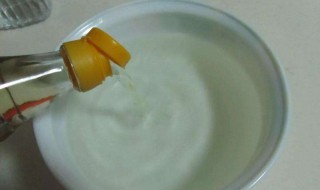 白醋浇花的正确方法（白醋浇花的正确方法是什么）