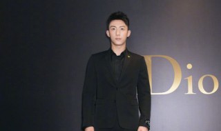 黑色衬衣泛白怎么处理 黑色衬衣泛白怎么处理掉