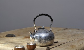 银壶怎么去除茶垢（银壶怎么去除茶垢最有效）