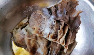 牛百叶怎么洗才能干净（牛百叶怎么洗才干净 图解）