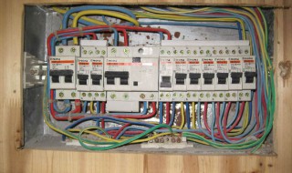 家里空开老是跳闸怎么回事（老是跳闸电送上去几分钟又跳）