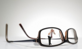 戴隐形眼镜方法