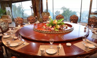 餐桌礼仪（餐桌礼仪五大禁忌事项是什么）