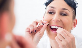 牙线棒的正确使用方法（牙线棒的正确使用方法图片）