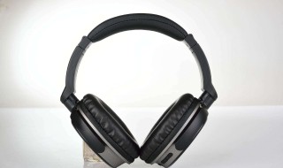 头戴式耳机怎么戴耳机（头戴式耳机怎么戴耳机的）