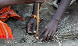 钻木取火的方法 钻木取火的方法有哪些