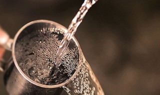 带酒的人生哲理句子 喝酒后发的高情商句子