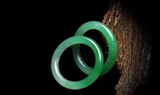 玉手镯如何分真假 翡翠注胶和没注胶对比