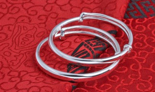 小苏打如何清洗银手镯 银饰清洗的10种方法