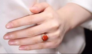 右手无名指戴戒指代表什么 左手无名指戴戒指代表什么