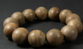 沉香手串如何盘玩保养（沉香手串如何盘玩保养视频）