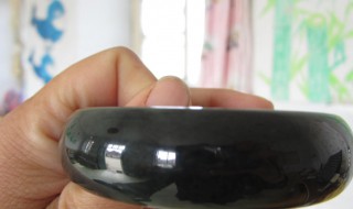 墨玉怎么鉴别方法（墨玉的鉴别方法）