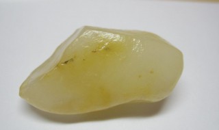 金丝玉鉴别的四个方法（金丝玉鉴别的四个方法是什么）