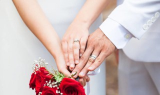 订婚穿什么 订婚穿什么颜色
