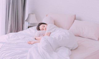 客房套被子的诀窍 宾馆客房被子的套法