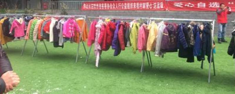 冬天晒衣服结冰怎么办（衣服晾在室外结冰了怎么办）