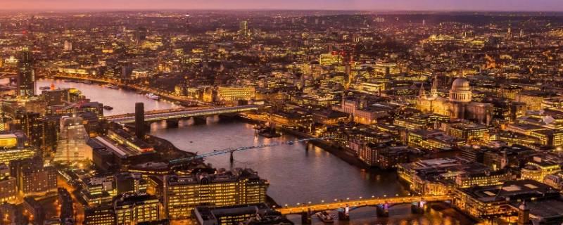 世界第一条地铁出现在哪个城市 世界第一条地铁出现在哪个城市采用什么牵引