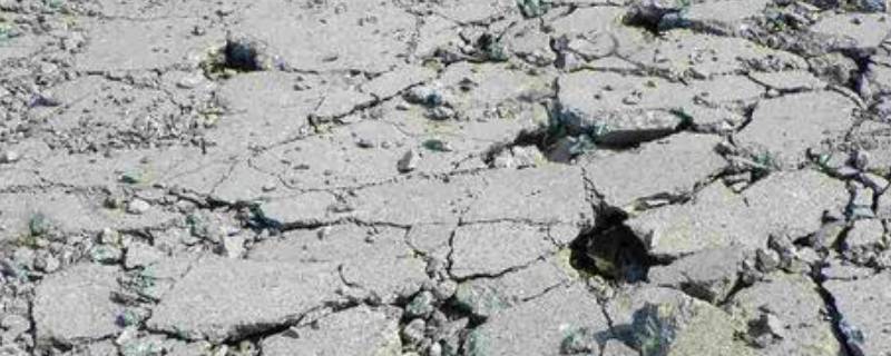 混凝土不凝固怎么补救（混凝土不凝固怎么补救呢）