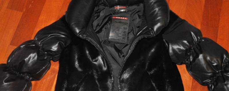 为什么羽绒服洗了就不暖和了（为什么羽绒服洗了就不暖和了怎么回事）
