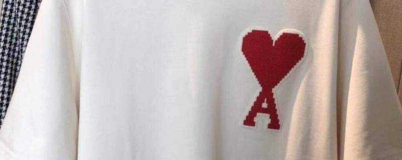 爱心下面一个A是什么牌子 爱心下面一个a是什么牌子的衣服