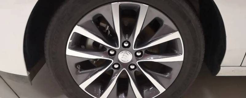 别克gl6轮胎型号尺寸（别克gl8轮胎型号）