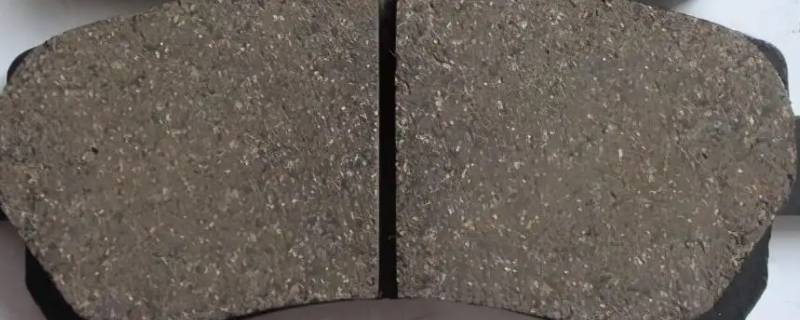 石墨和陶瓷刹车片的区别 刹车片是陶瓷的好还是石墨的好