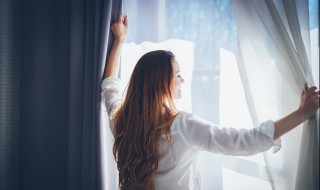 窗帘自己可以熨烫吗（窗帘自己可以熨烫吗）