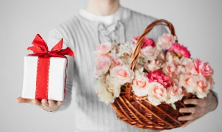 结婚25年送老婆什么（结婚25年送老婆什么礼物）
