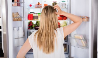 眼霜要放冰箱里吗（眼霜要放冰箱里吗冬天）