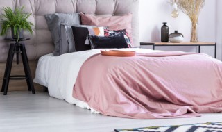 衣架晾被单怎么晒干（用衣架晾被单怎么晾）