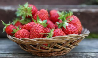 草莓放冰箱保鲜会坏吗（草莓放冰箱保鲜会坏吗还能吃吗）