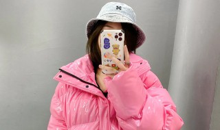 粉色羽绒服脏了如何清洗（粉色羽绒服脏了如何清洗掉）